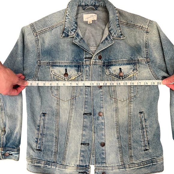 Universal Thread Distressed Light Blue Denim Jacket, S - Picture 5 of 6